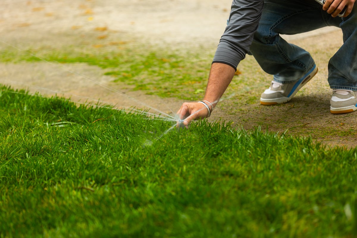 detail van 1804 sprinkler head grass irrigation adjustment tech