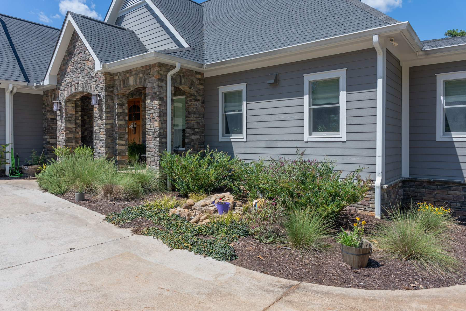 home entry front plant bed mulch